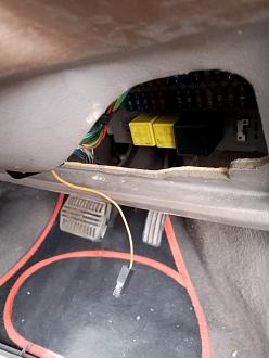 Click image for larger version

Name:	Loose wire at fuse box.jpg
Views:	10
Size:	1.76 MB
ID:	343010